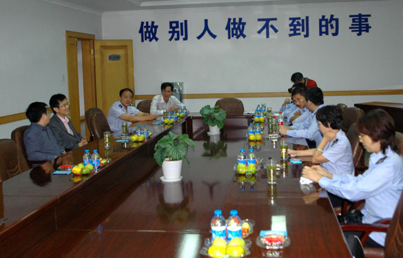 溧陽市地稅局來上上集團(tuán)開展納稅人之家“交流體驗(yàn)日”活動(dòng)