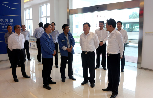 2016年10月18日，常州市委常委、常務(wù)副市長(zhǎng)曹佳中來(lái)上上電纜調(diào)研